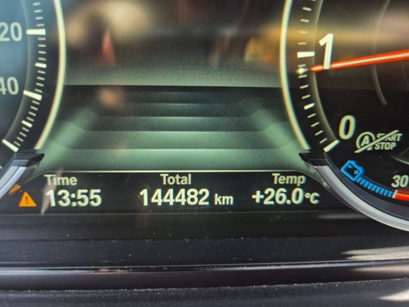 2013 BMW 5 Series 528i xDrive photo 7
