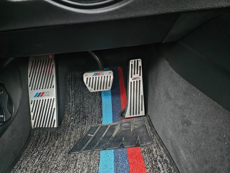 2012 BMW 3 Series 320d photo 12