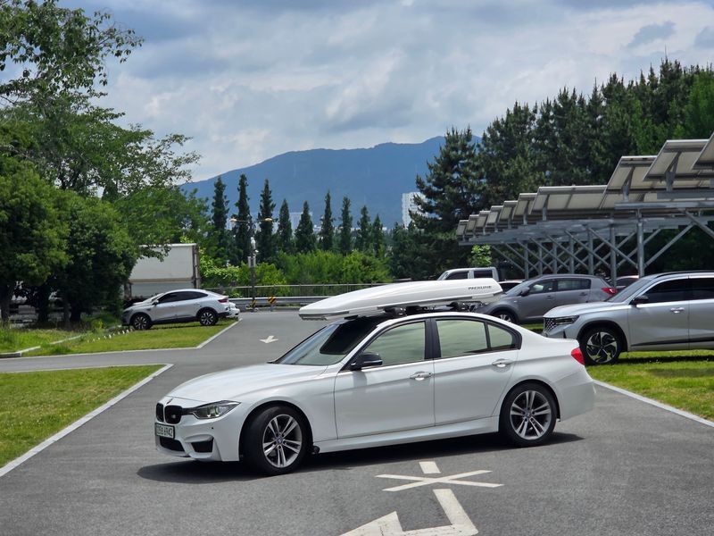 2012 BMW 3 Series 320d photo 14