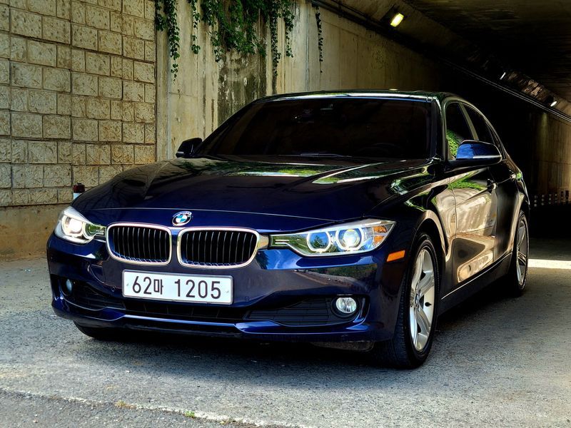 2014 BMW 3 Series 320d photo 1