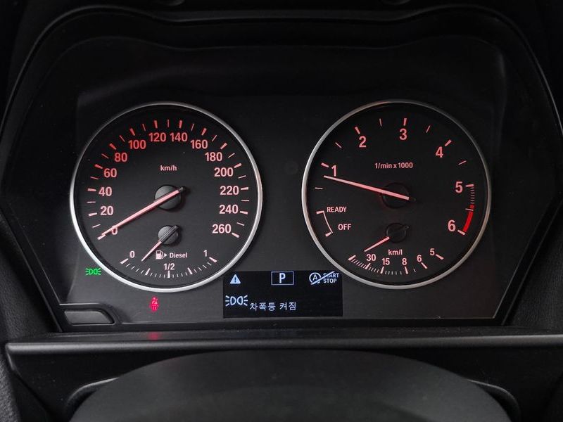 2017 BMW 1 Series 118d JOY 5DOOR photo 8