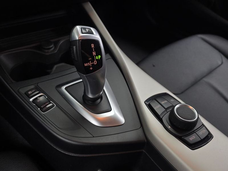 2017 BMW 1 Series 118d JOY 5DOOR photo 9