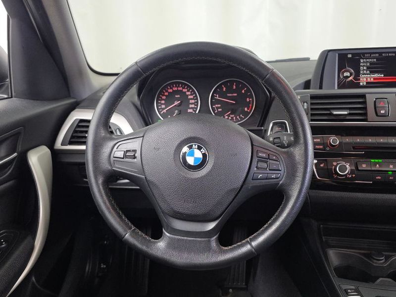2017 BMW 1 Series 118d JOY 5DOOR photo 13