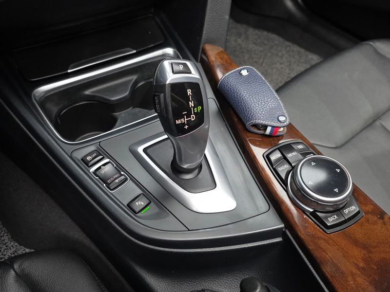 2014 BMW 3 Series 320d xDrive photo 9