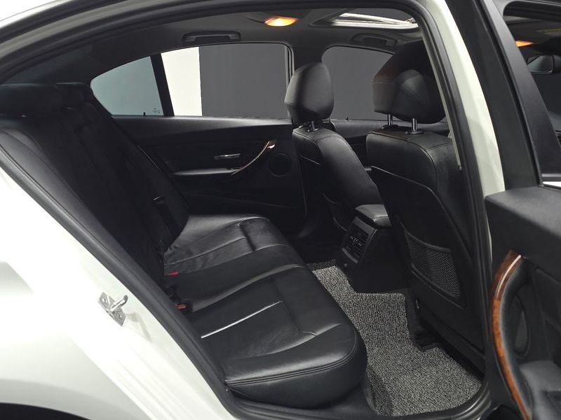 2014 BMW 3 Series 320d xDrive photo 12