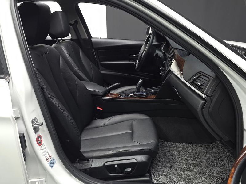 2014 BMW 3 Series 320d xDrive photo 13