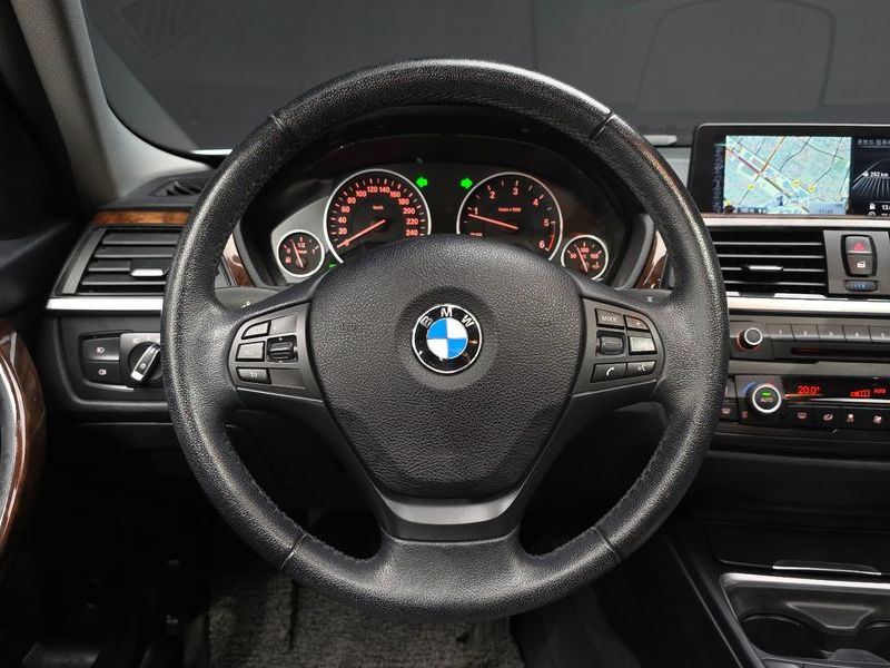 2014 BMW 3 Series 320d xDrive photo 15