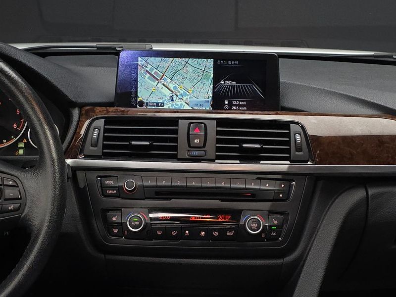 2014 BMW 3 Series 320d xDrive photo 16