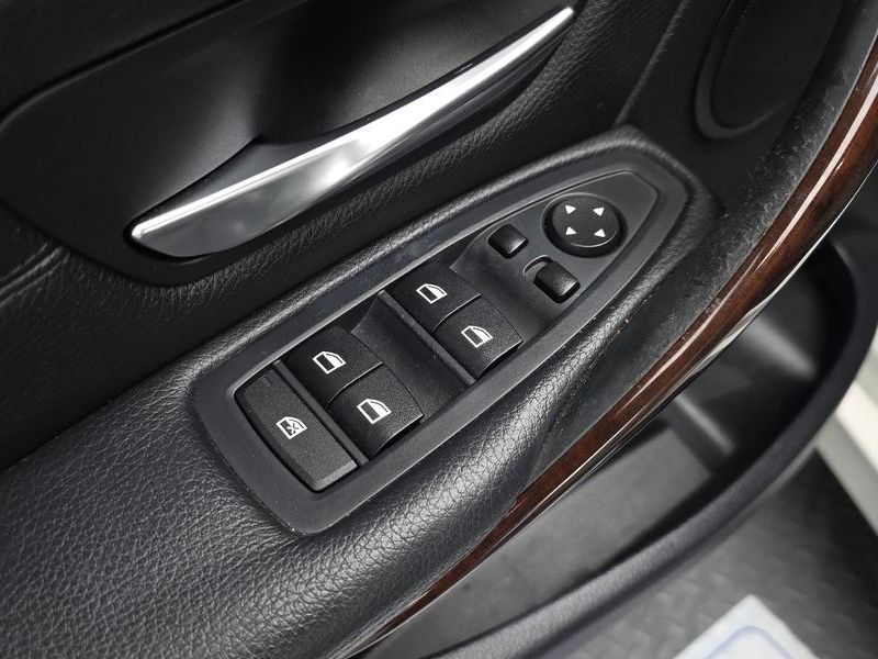 2014 BMW 3 Series 320d xDrive photo 28