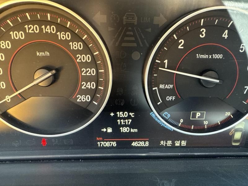 2013 BMW 3 Series 320i Sport photo 9