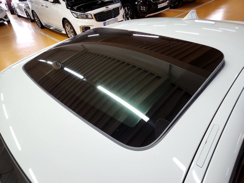 2013 BMW 5 Series 520d M Sport photo 8