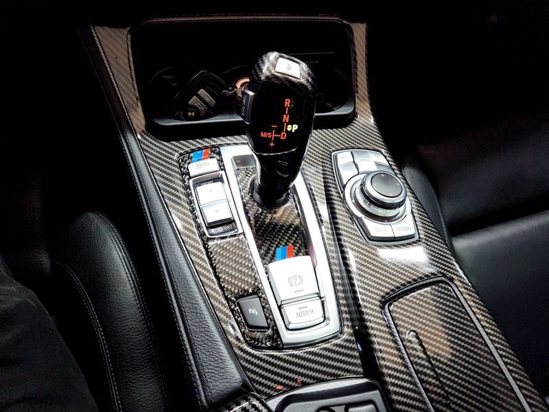2013 BMW 5 Series 520d M Sport photo 13