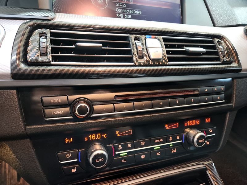 2013 BMW 5 Series 520d M Sport photo 14