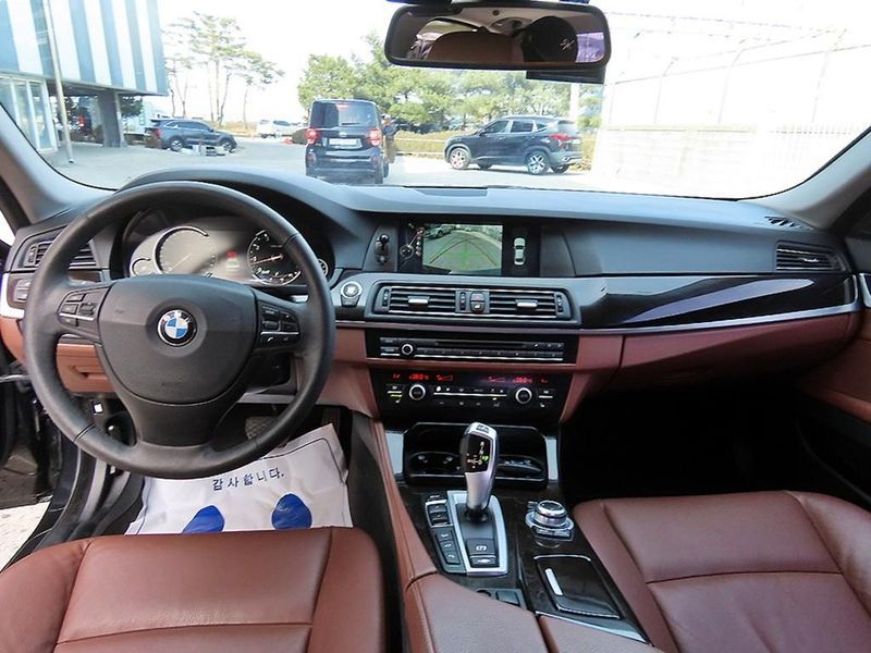 2013 BMW 5 Series 528i xDrive photo 7