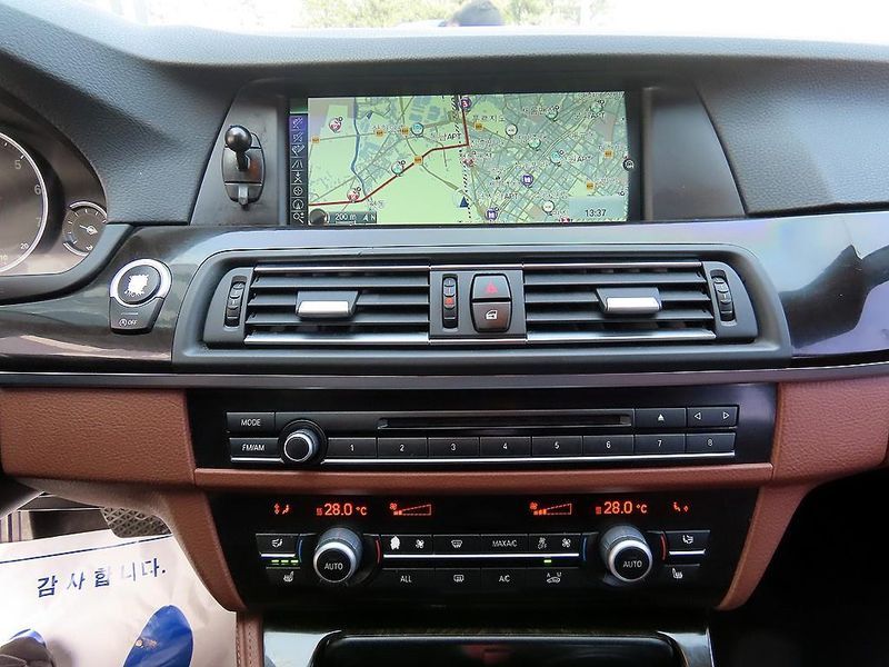 2013 BMW 5 Series 528i xDrive photo 14