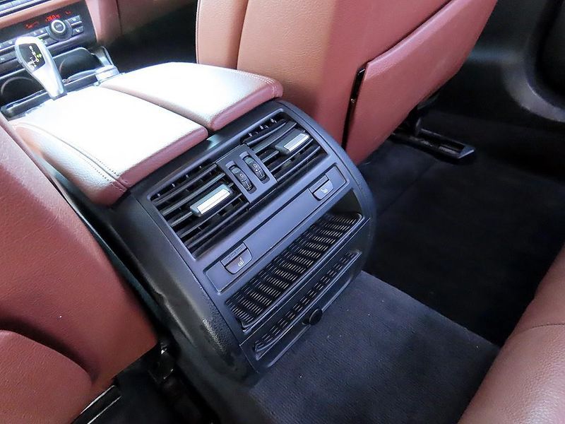 2013 BMW 5 Series 528i xDrive photo 18