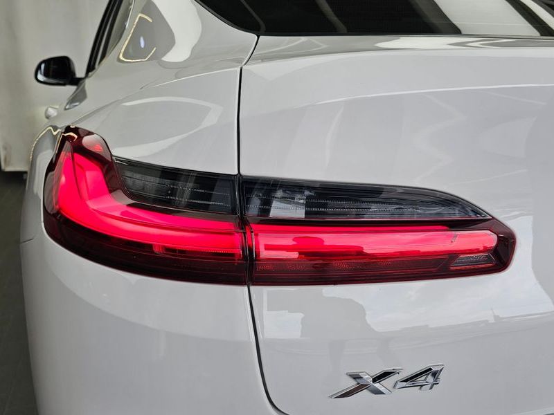 2020 BMW X4 xDrive20i xLine photo 23