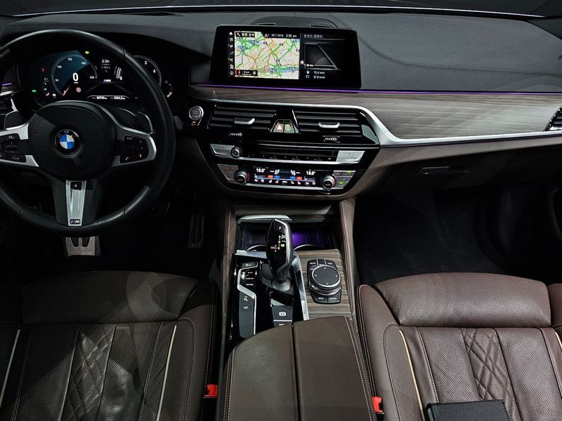 2019 BMW 5 Series 520d M Sport Package Plus photo 7