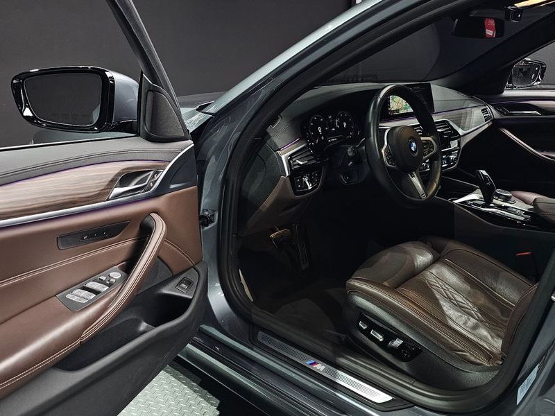 2019 BMW 5 Series 520d M Sport Package Plus photo 10