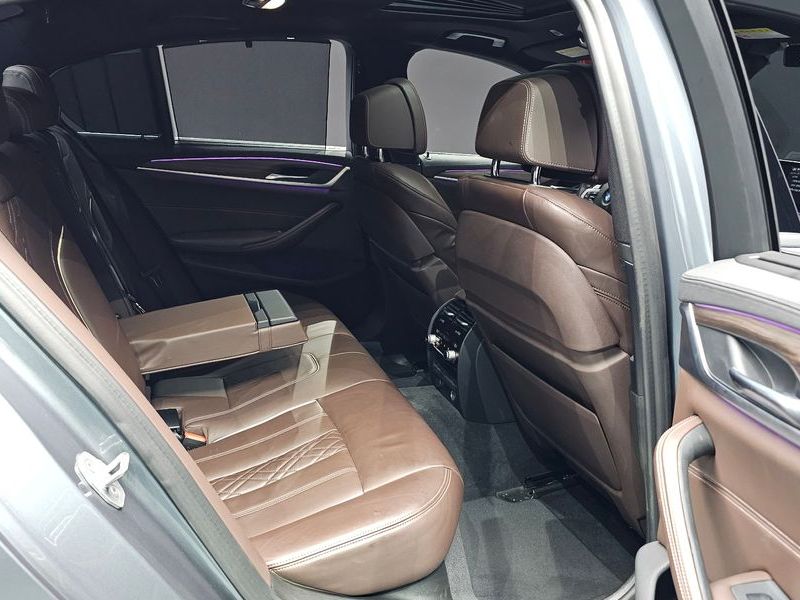 2019 BMW 5 Series 520d M Sport Package Plus photo 11