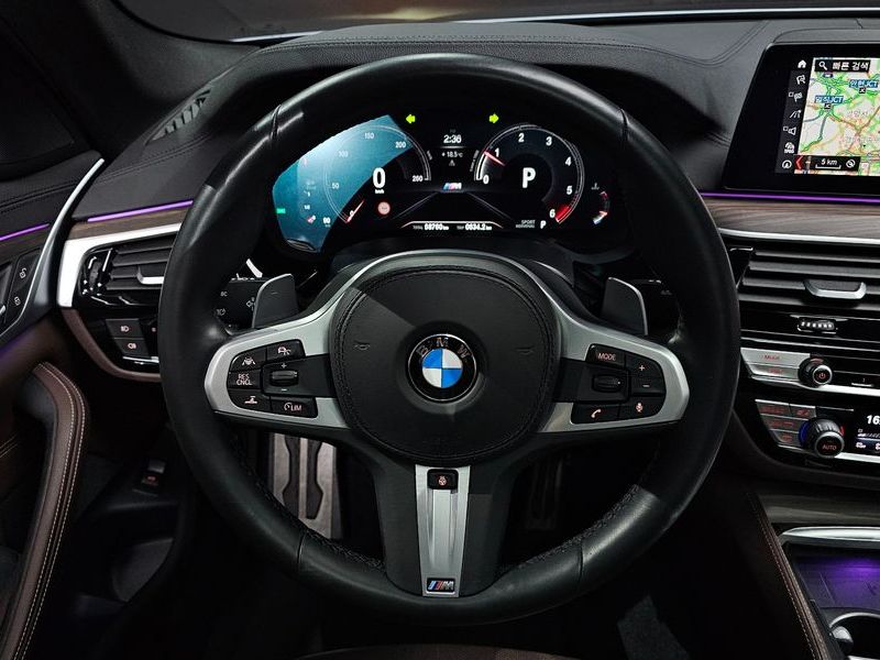 2019 BMW 5 Series 520d M Sport Package Plus photo 12
