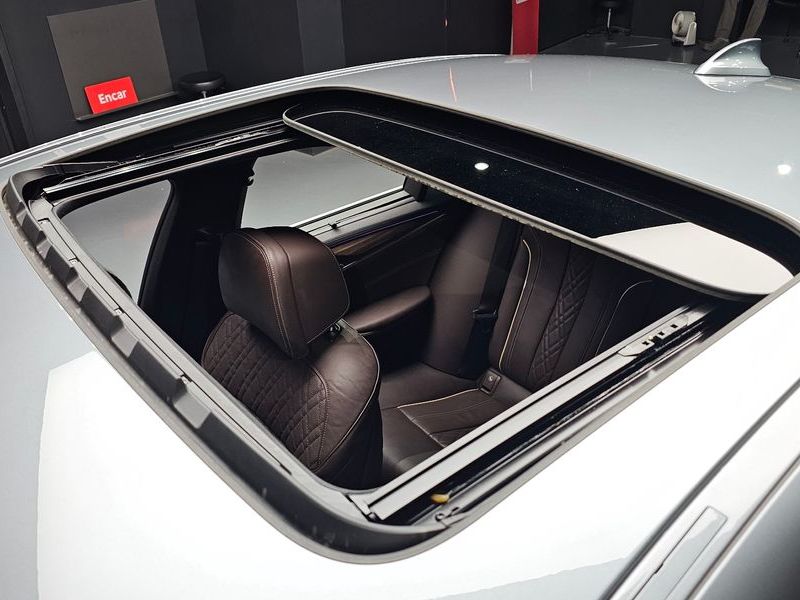 2019 BMW 5 Series 520d M Sport Package Plus photo 16