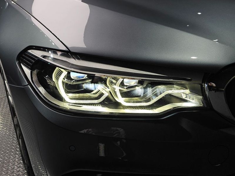 2019 BMW 5 Series 520d M Sport Package Plus photo 21