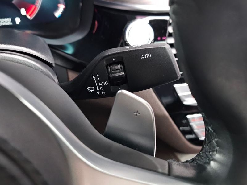 2019 BMW 5 Series 520d M Sport Package Plus photo 27
