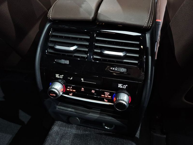 2019 BMW 5 Series 520d M Sport Package Plus photo 30