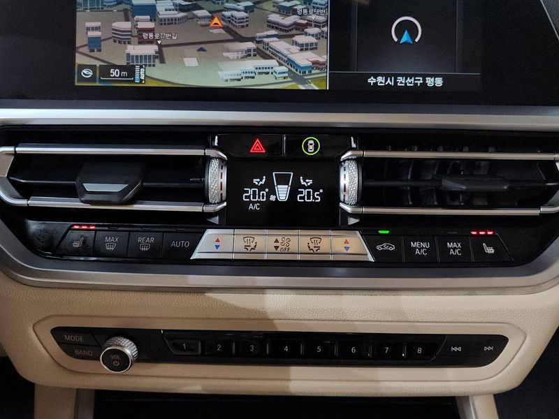 2020 BMW 3 Series 330e Luxury photo 12
