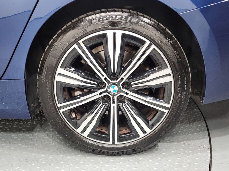2020 BMW 3 Series 330e Luxury photo 21