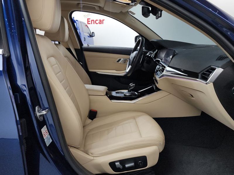 2020 BMW 3 Series 330e Luxury photo 26