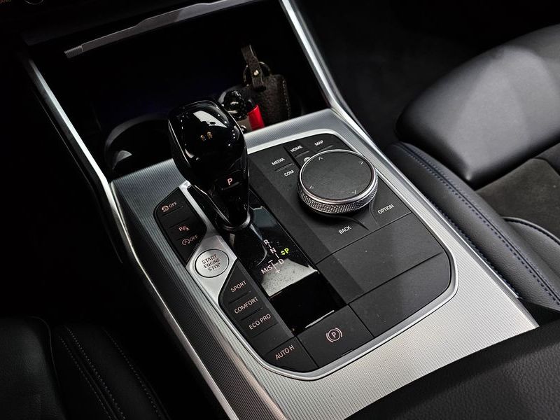 2022 BMW 3 Series 320i M Sport photo 9