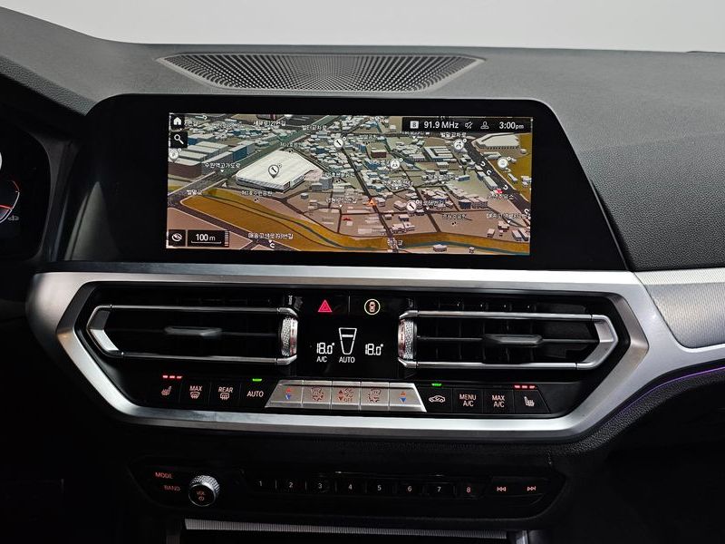 2022 BMW 3 Series 320i M Sport photo 12