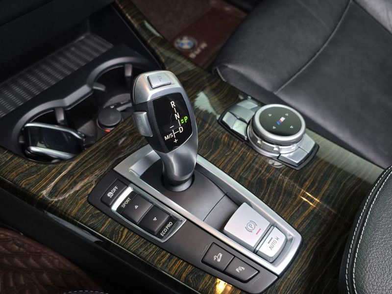 2013 BMW X3 xDrive 20d High photo 9