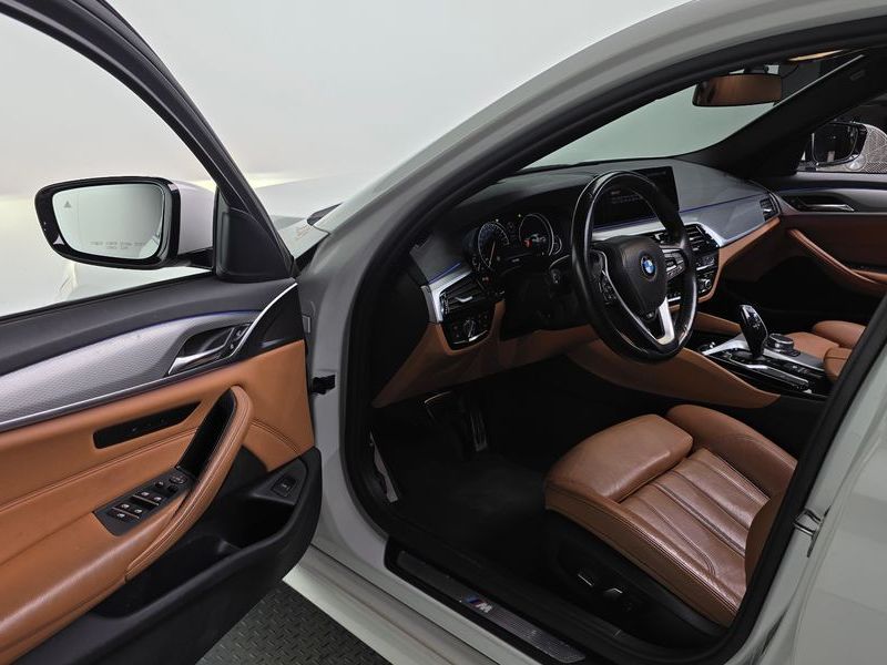 2017 BMW 5 Series 530i M Sport Package photo 10