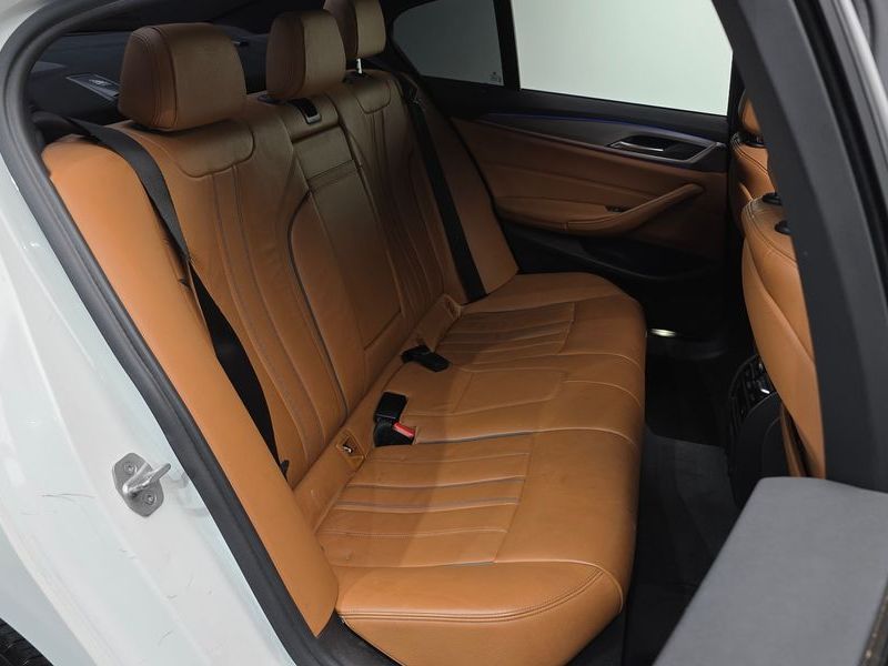 2017 BMW 5 Series 530i M Sport Package photo 11