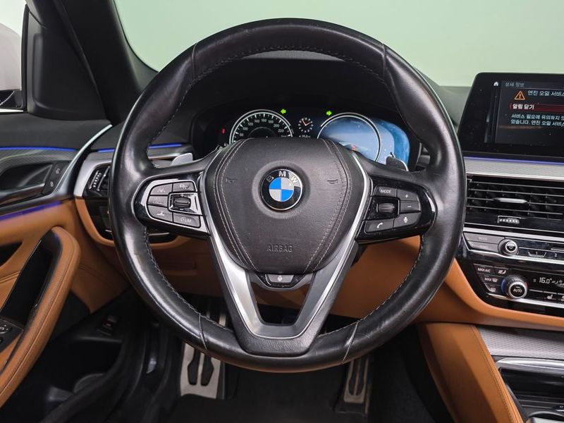 2017 BMW 5 Series 530i M Sport Package photo 12