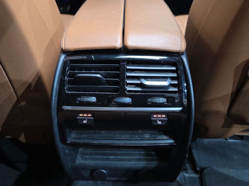 2017 BMW 5 Series 530i M Sport Package photo 16