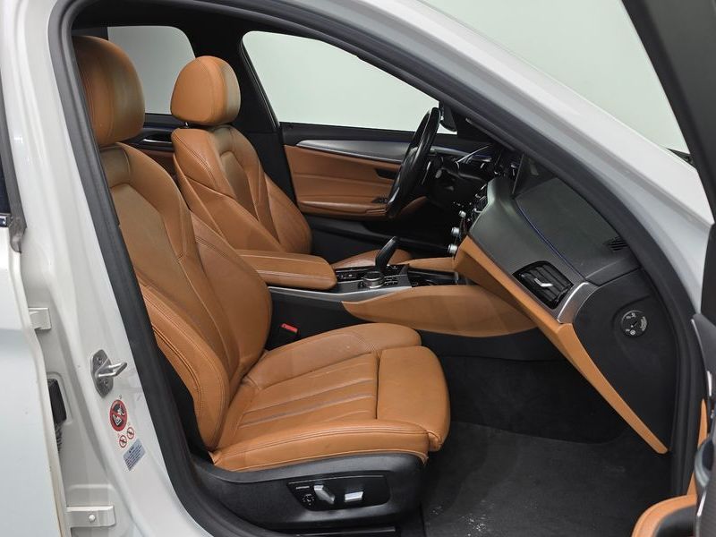 2017 BMW 5 Series 530i M Sport Package photo 26