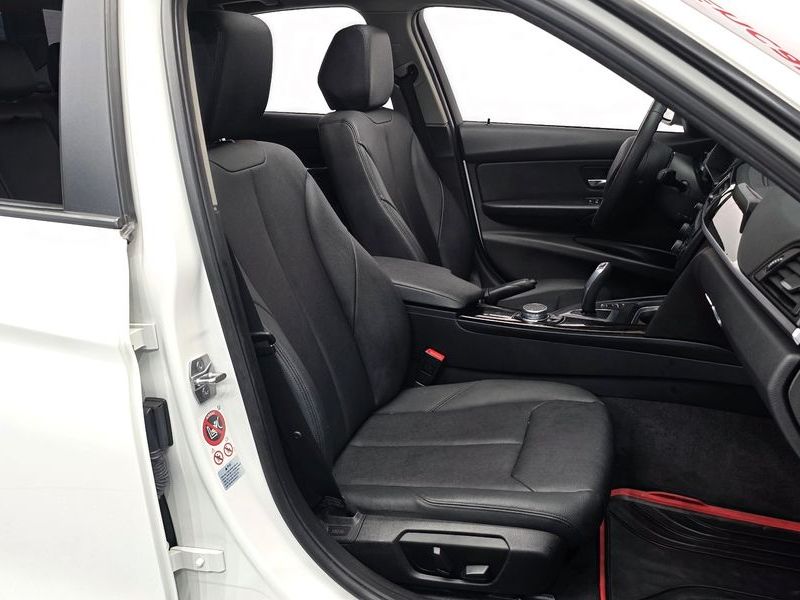 2015 BMW 3 Series 320d xDrive photo 11