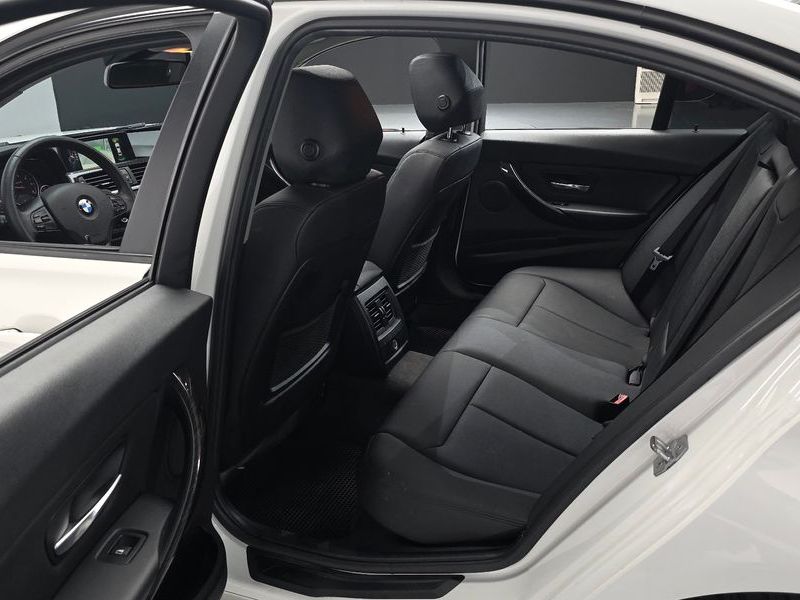 2015 BMW 3 Series 320d xDrive photo 12