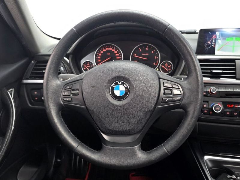 2015 BMW 3 Series 320d xDrive photo 13