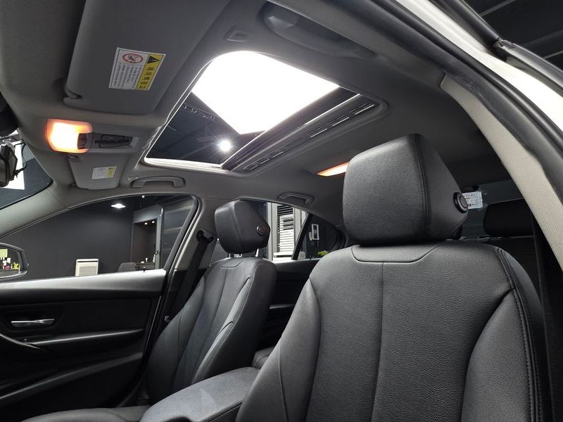 2015 BMW 3 Series 320d xDrive photo 17