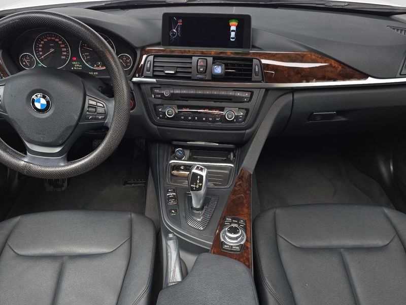 2013 BMW 3 Series 320d photo 7