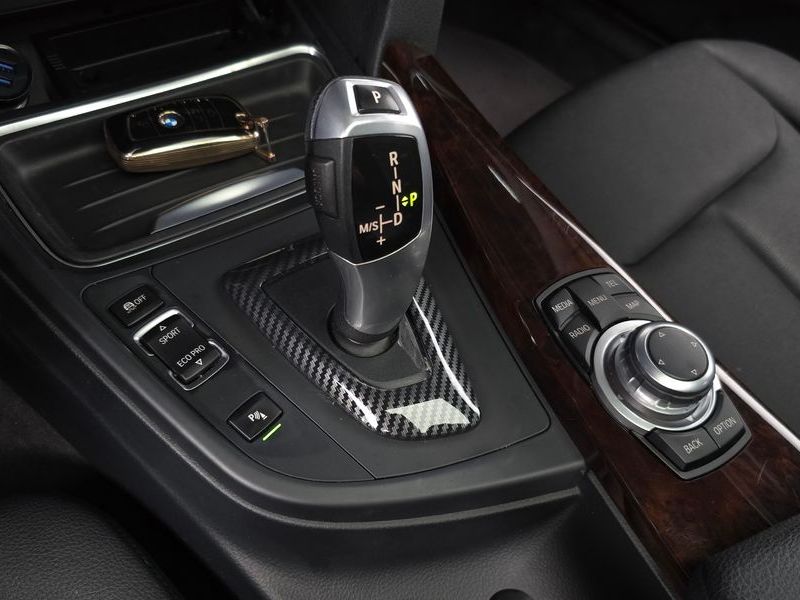 2013 BMW 3 Series 320d photo 9
