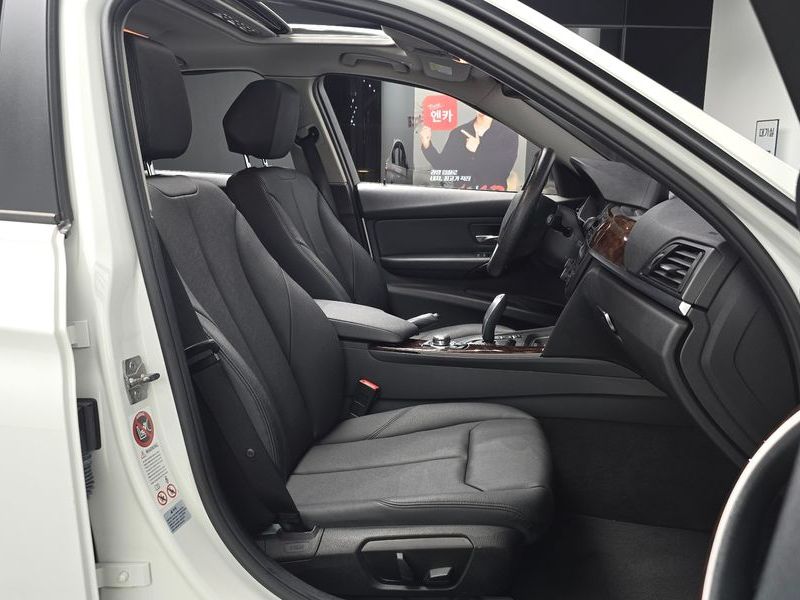 2013 BMW 3 Series 320d photo 11