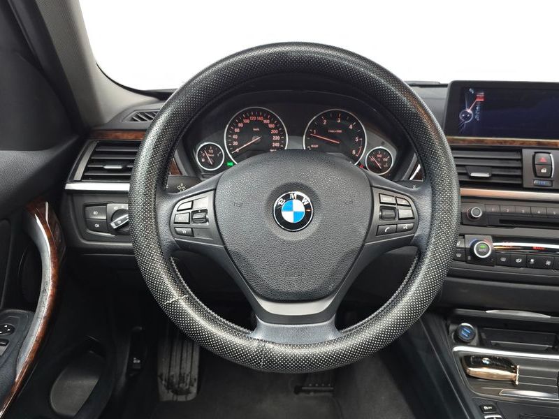 2013 BMW 3 Series 320d photo 13