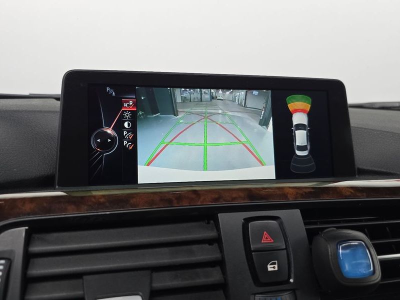 2013 BMW 3 Series 320d photo 15