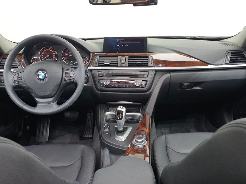 2012 BMW 3 Series 320d photo 7